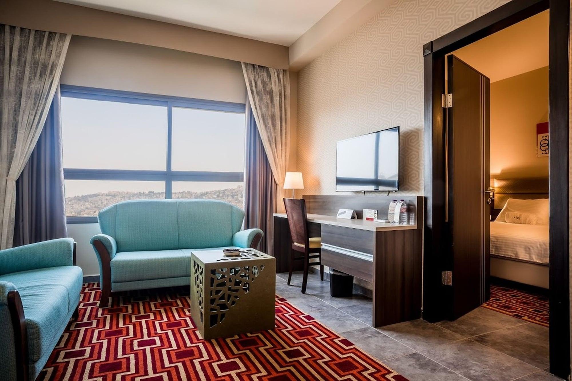 Ramada Olivie Nazareth Hotel Екстериор снимка