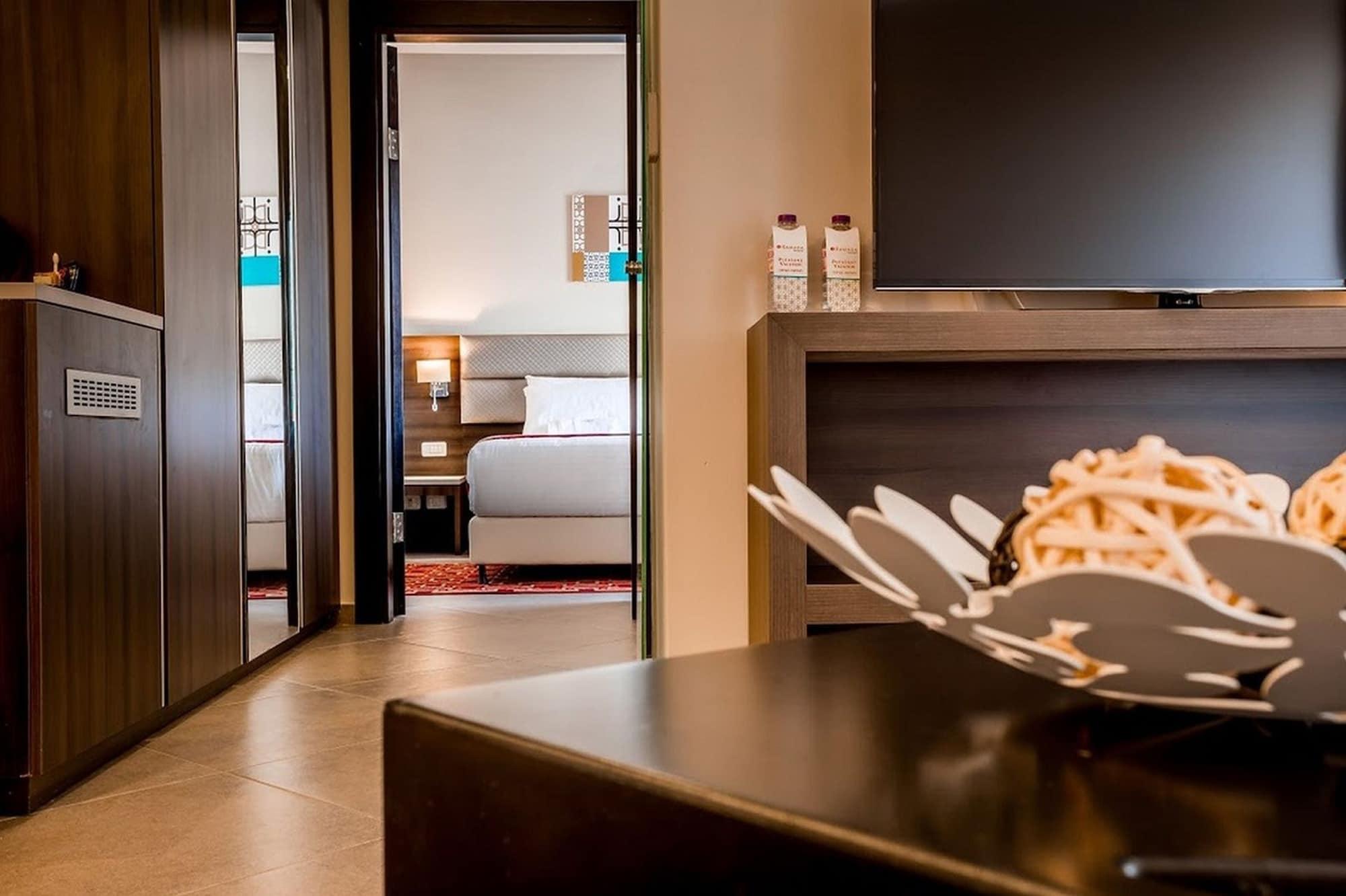 Ramada Olivie Nazareth Hotel Екстериор снимка