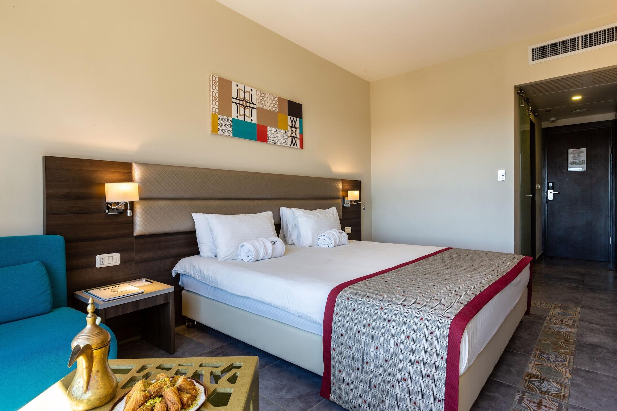 Ramada Olivie Nazareth Hotel Екстериор снимка